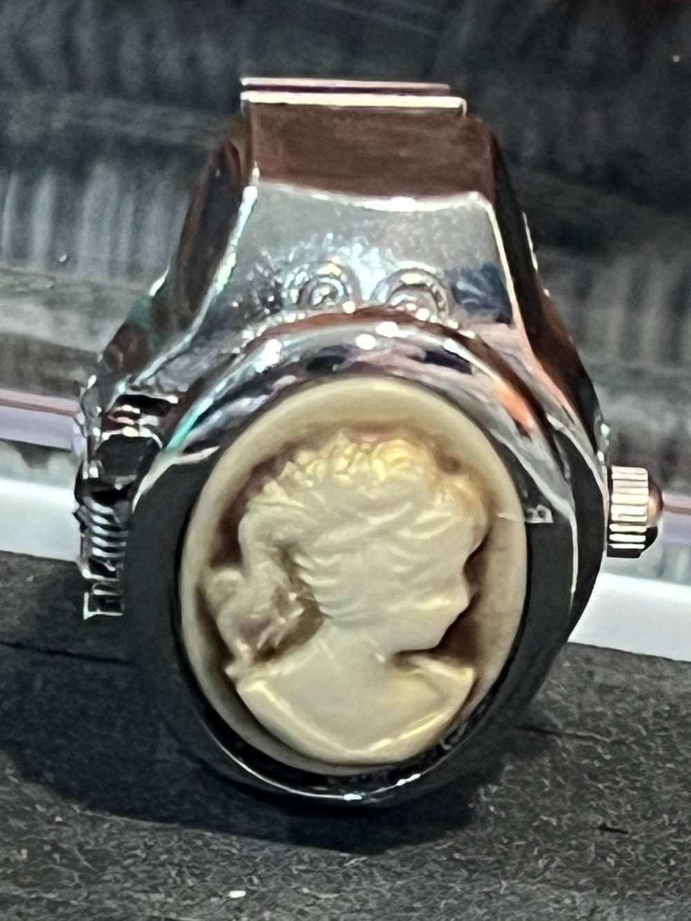 Silver-Tone Cameo Strech Watch